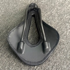 フルカーボン/牛革サドル ロードバイク 穴あきの画像