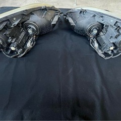 トヨタ　プリウス 30 純正ヘッドライト左右セットの画像