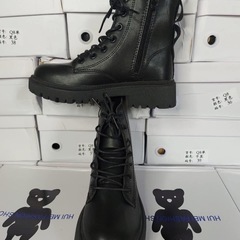 [新品]ブーツベージュと黒2足の画像