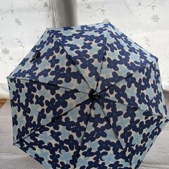 美品☆大人用 雨傘 長傘 レディース 2本セット  amusant sous la pluie(軽い台風骨)他 お洒落の画像