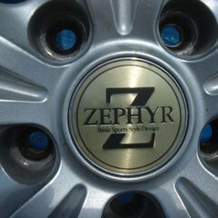 スタッドレスタイヤの画像