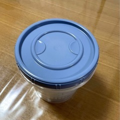 水切りカゴ付き円形コンテナの画像