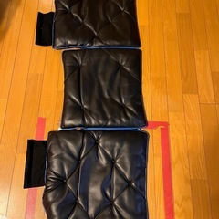 車3列シート　クッションの画像