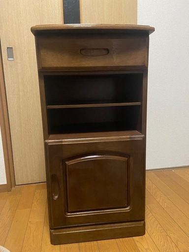 木製キャビネット(引き出し・棚・扉付き) (ナセル) 額住宅前の 木製キャビネット(引き出し・棚・扉付き) (ナセル) 額住宅前の