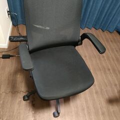 オフィスチェアー