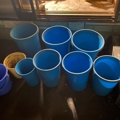 プラスチックバケツなど