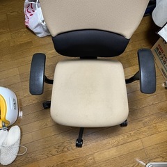 スチールケースのオフィスチェア