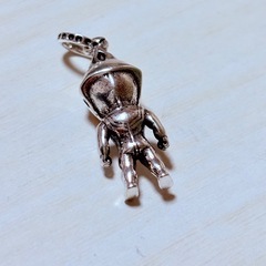 限定 ウルトラマン モチーフ シルバー ネックレスの画像