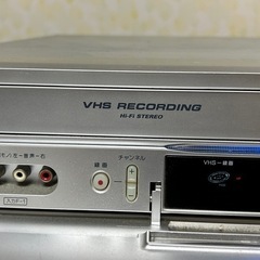 ビクター DVD+VHSデッキ (マル) 長原の映像プレーヤー ビクター DVD+VHSデッキ (マル) 長原の映像プレーヤー