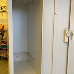 【OF-6】 鍵有り6人用 更衣室ロッカー 衣装ロッカー スチールロッカー　オフィス什器 激安 ホワイトグレー　検)事務机　オフィス チェア　会議 椅子　ロッカー　ミーティングテーブル　応接ソファ 店舗 事務所 什器　書庫 本棚 ラック デスク スチール 美品多数 格安 【中古オフィス家具】の画像
