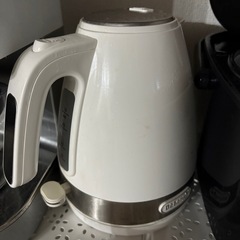 デロンギ　電気ケトルの画像