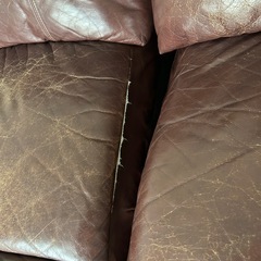 2人掛けレザーソファーの画像