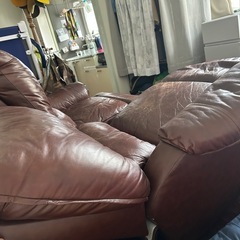 2人掛けレザーソファーの画像