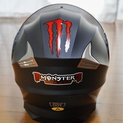 バイクのヘルメットの画像