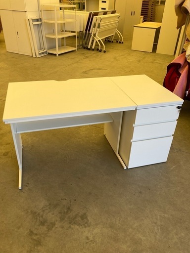 【OF-9】美品 事務机 パソコンデスク デスクワゴン独立 横幅143cm 鍵付き ホワイト 合板×スチール ワークデスク　検)事務机　オフィス チェア　会議 椅子　ロッカー　ミーティングテーブル　応接ソファ 店舗 事務所 什器　書庫 本棚 ラック デスク スチール 美品多数 格安 【中古オフィス家具】