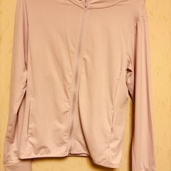 UNIQLO UVカットパーカー