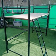 パイプのロフトベッドです、メーカー不明、不要となるためおゆずりします。