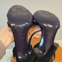 BRUNOMAGLI エレガントな黒のストラップサンダル 21の画像