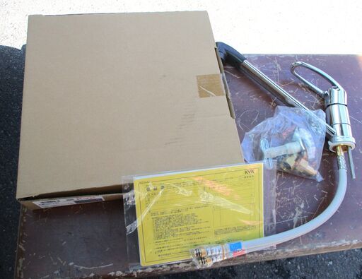 ☆ ケーブイケー KVK KM5011TF 流し台用シングルレバー式シャワー付混合栓 台付シングル13(逆止)◆清掃性の良いハンドル