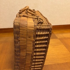 籐カゴバッグの画像