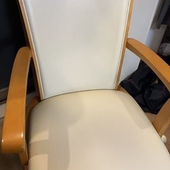中古椅子 チェア 米色 ベージュの画像