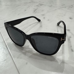 値下げ【美品】TOM FORD(トムフォード)サングラス TF547-Kの画像