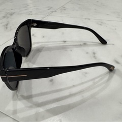 値下げ【美品】TOM FORD(トムフォード)サングラス TF547-Kの画像