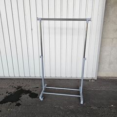 パイプハンガー　キャスター付き　サイズ約幅80cm高さ130cm　高さ調整できます　ek-630yed　の画像