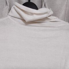 スナイデル　タートルネックセーターの画像