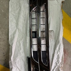 いすずエルフ純正メッキグリルの画像