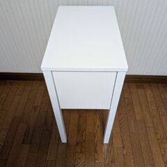 サイドテーブルの画像