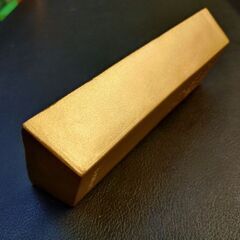 金の延べ棒、金塊の置物（イミテーション）の画像