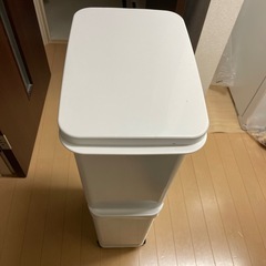ニトリ　　ゴミ箱　　2段の画像