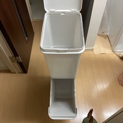 ニトリ　　ゴミ箱　　2段の画像