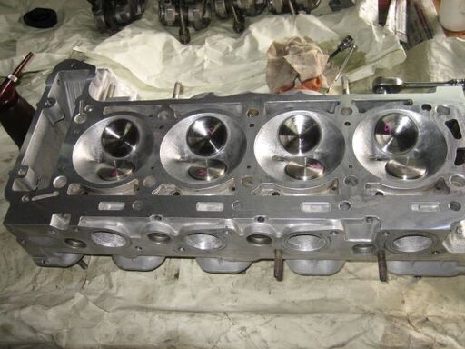 Mベンツ190E-8バルプエンジンリペアーシリンダーヘツト販売