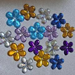 お花デコパーツ400個以上　プラパーツ　ハンドメイド品、アクセサリーに