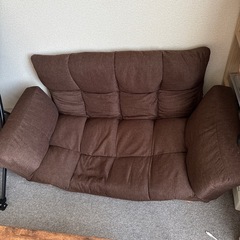 定価12,000円のソファーです※まだ1年経ってませんの画像