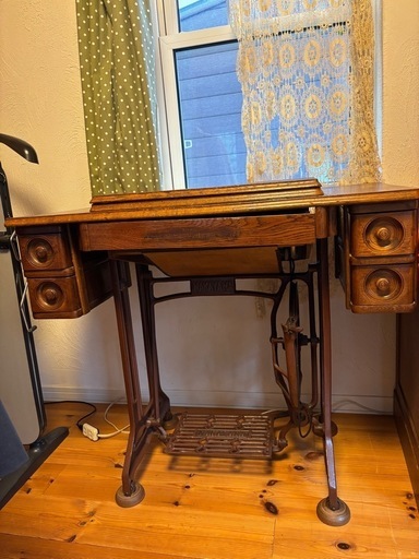 アンティーク　ミシン台
