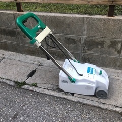 マキタ100vコンセント式芝刈り機