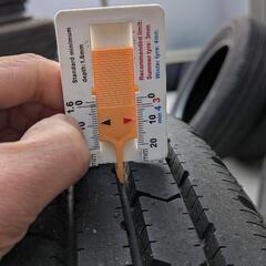 トラック用タイヤの画像
