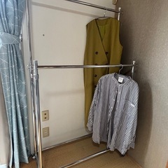 【美品】ハンガーラック（キャスター付き）の画像