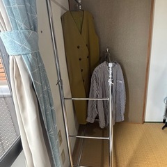 【美品】ハンガーラック（キャスター付き）の画像