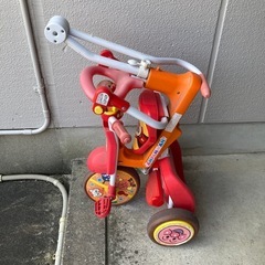 アンパンマン三輪車の画像