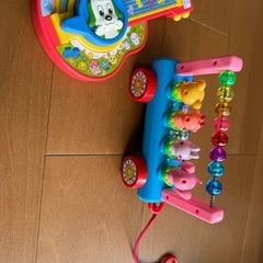 おもちゃ2個の画像