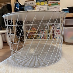 IKEA 収納付きテーブルの画像