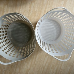 洗濯物かご/ランドリーバスケット(白/グレー)の画像