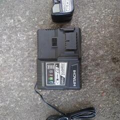 HITACHI 14.4Vバッテリーと充電器