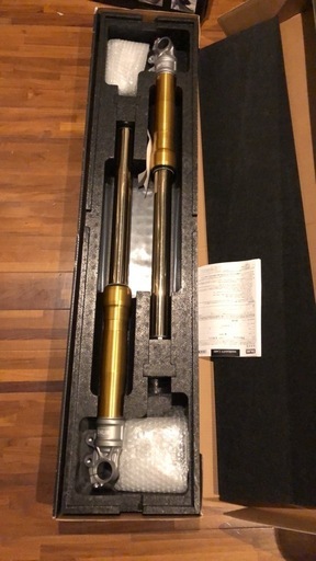 フロントフォーク