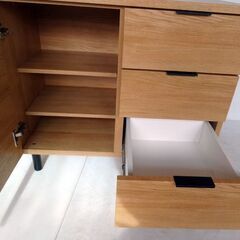 美品 ニトリサイドボード 脚付き(エトナ80)幅80cm レール付引出☆店頭