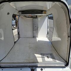 冷蔵冷凍車の画像